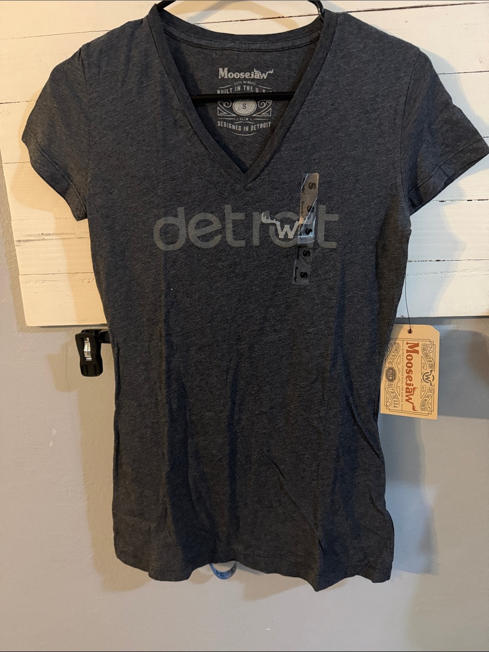 Moosejaw Women's V-Neck Detroit Tee — Charcoal Gray